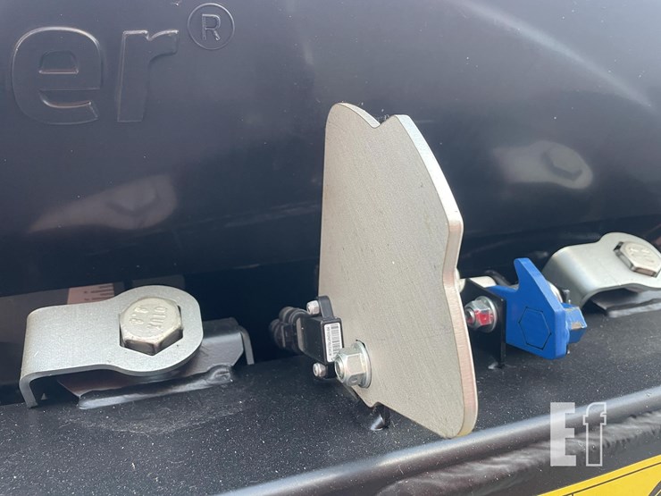 2024-case-ih-fd240-image-35