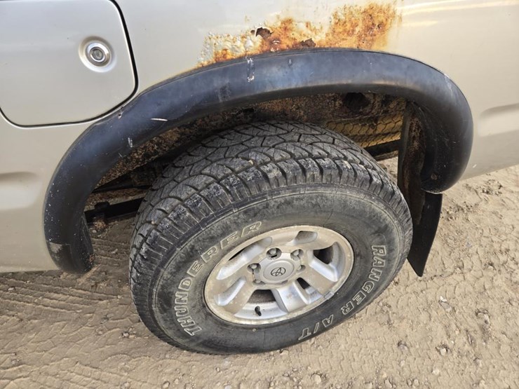 2000-toyota-tacoma-image-12