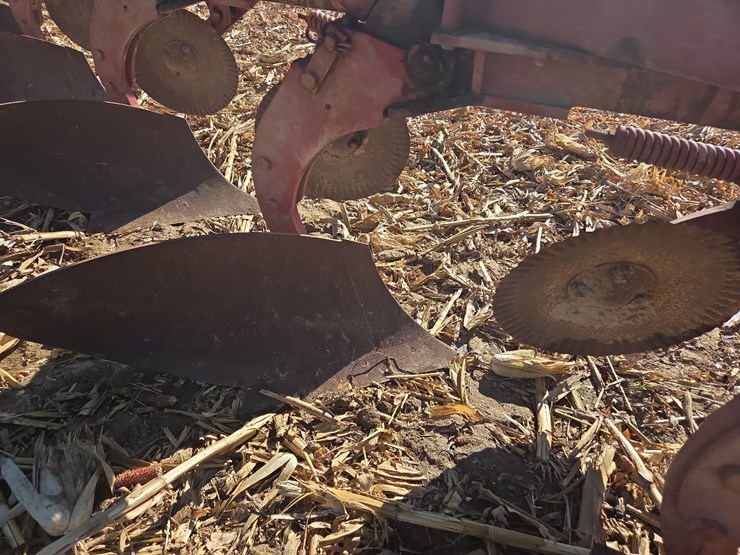 white-6-bottom-plow-image-8