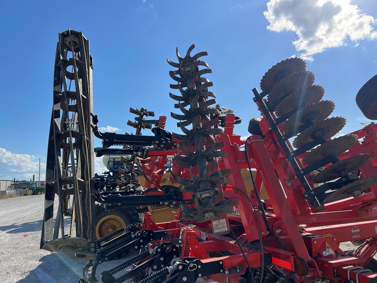 #206689-•-kuhn-8005-excellerator-image-14