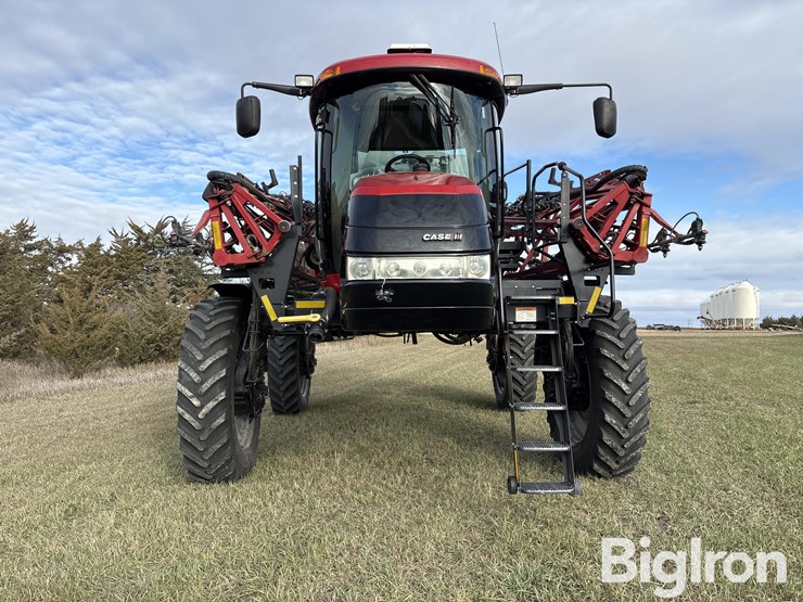 2017-case-ih-patriot-4440-image-2