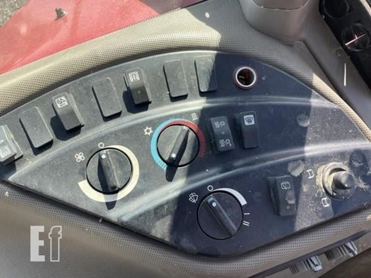 2012-case-ih-magnum-260-image-28