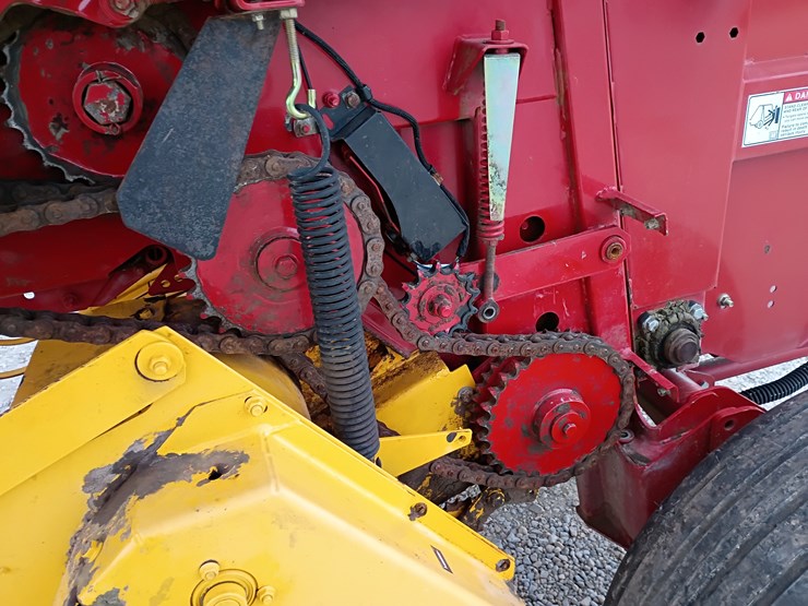 2014-new-holland-br7060-image-32