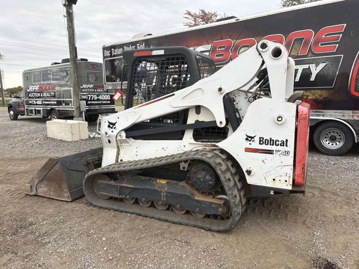 2016-bobcat-t740-image-5