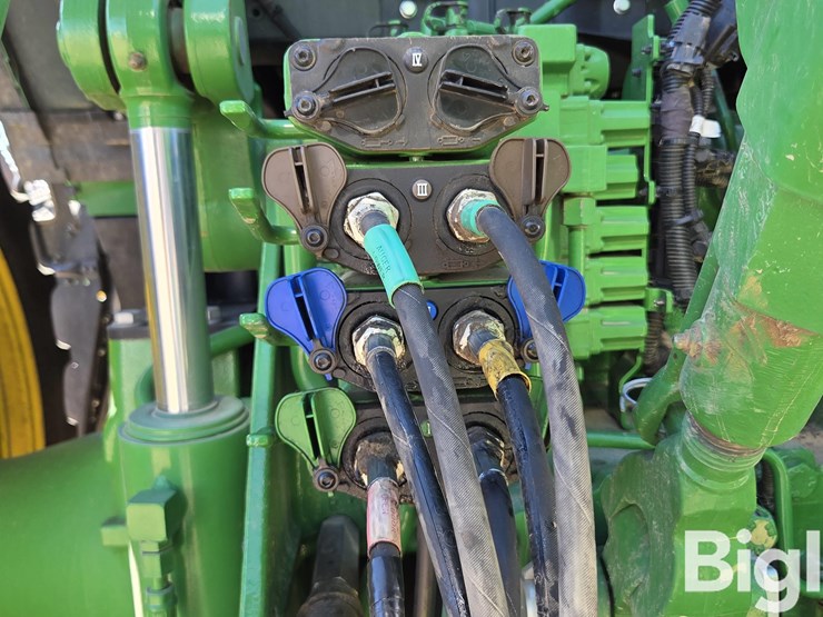 2021-john-deere-8r-250-image-18