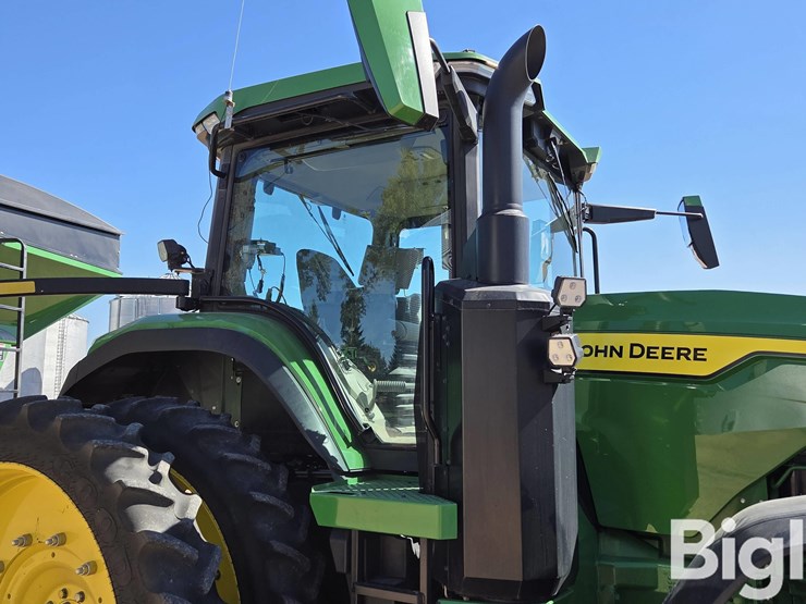 2021-john-deere-8r-250-image-12