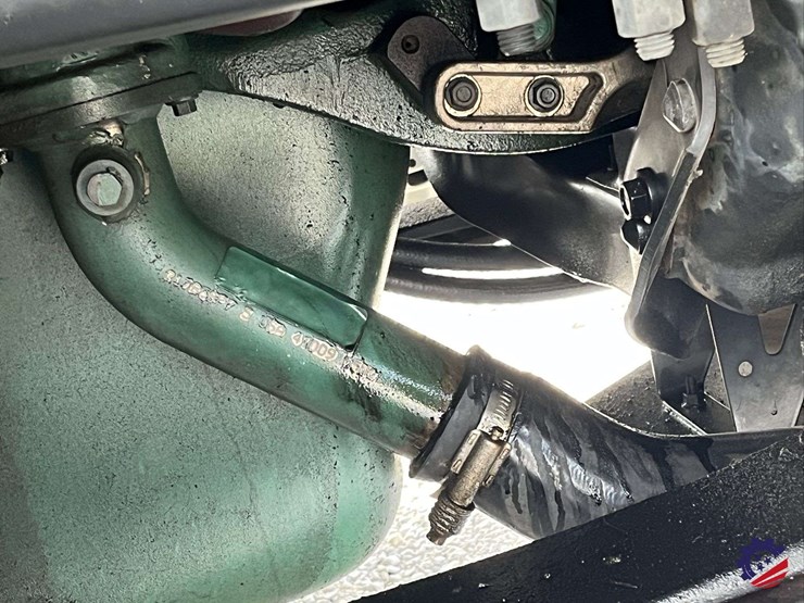 2016-volvo-d11-s/a-truck-tractor-image-37