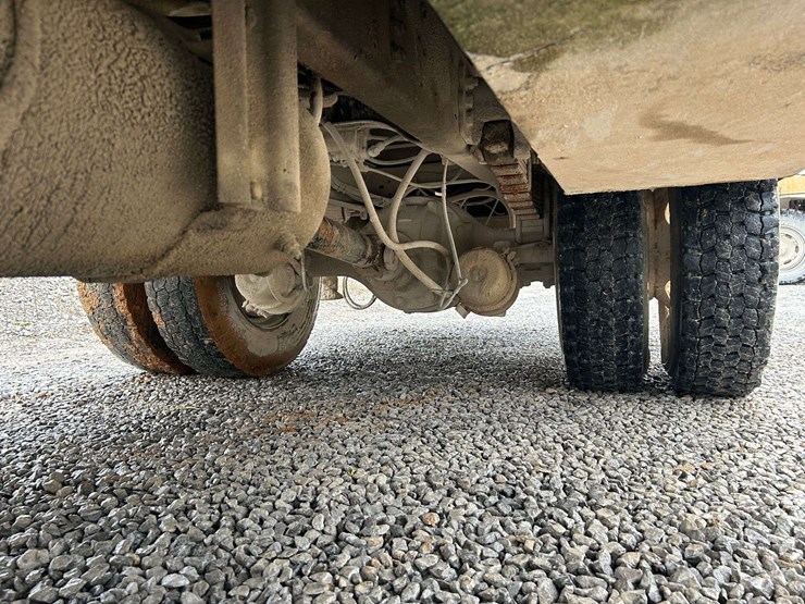 2000-ford-f650-image-25