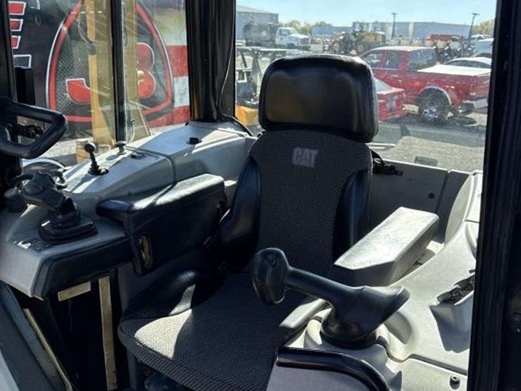 caterpillar-d6n-lgp-image-35