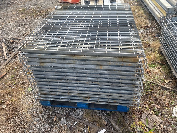 #91-•-(14)-pallet-racking-shelf-decking-image-2