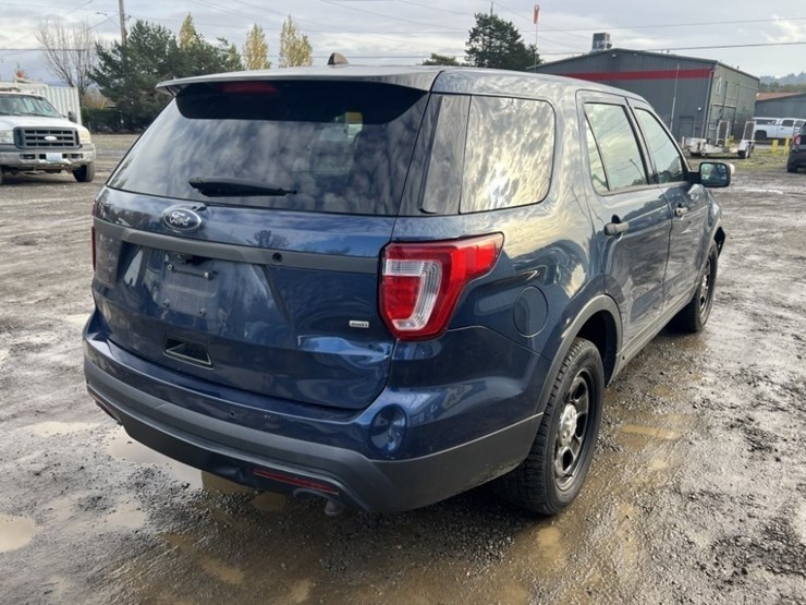 2017-ford-explorer-image-4