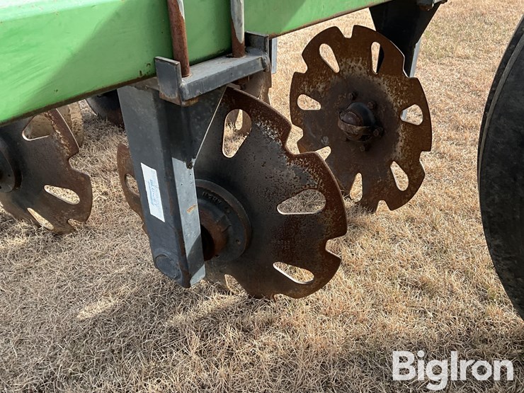 blu-jet-pivot-track-closer-image-15