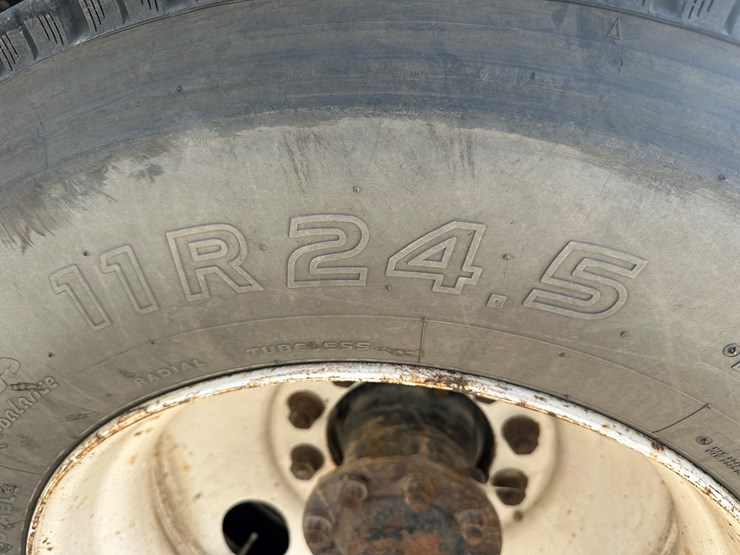 #33701-•-2011-mack-cxu-sleeper-truck-tractor-1m1aw09y4bm013132-image-6