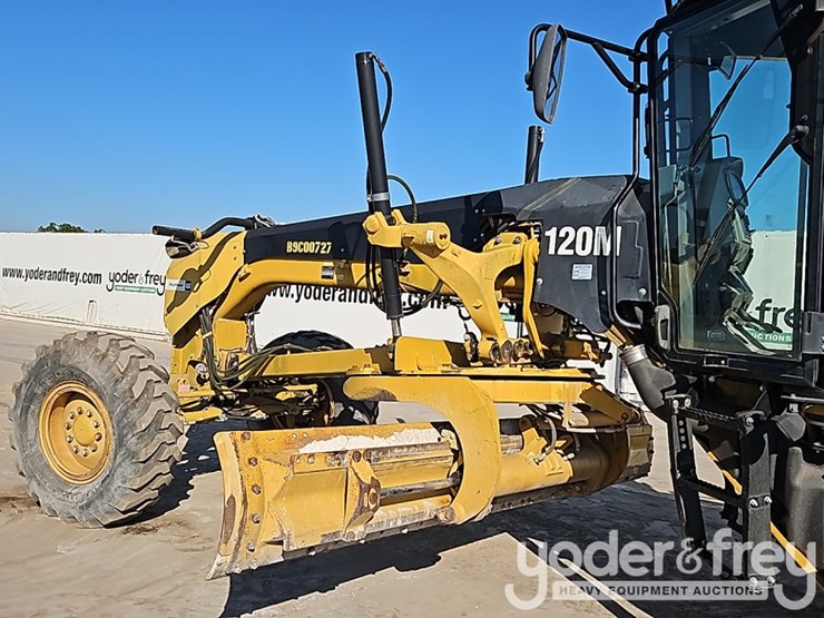 2012-caterpillar-120m-image-17