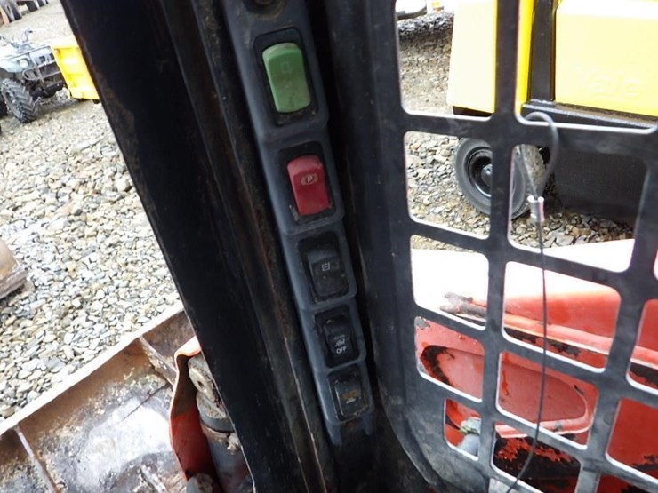 kubota-ssv65-image-27