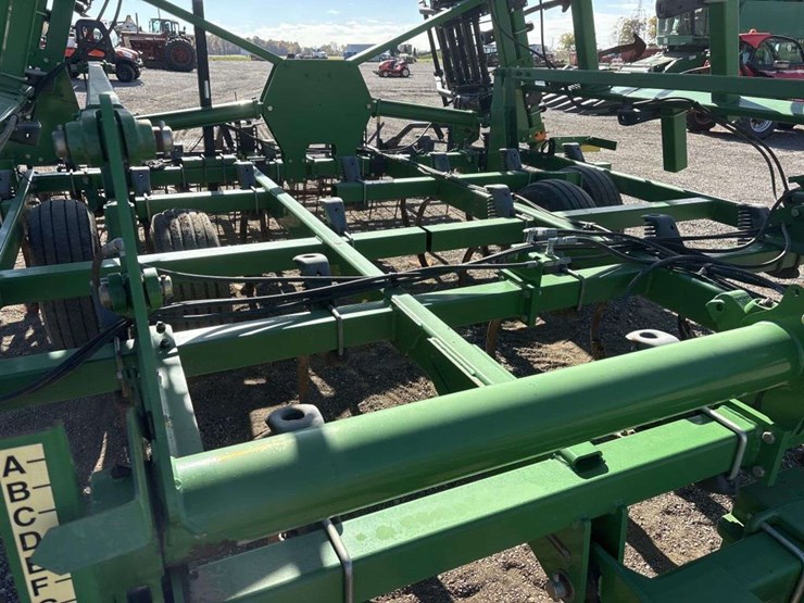 john-deere-2210l-image-36