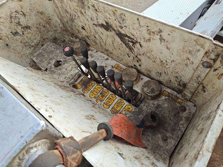 2017-ford-f550-image-30