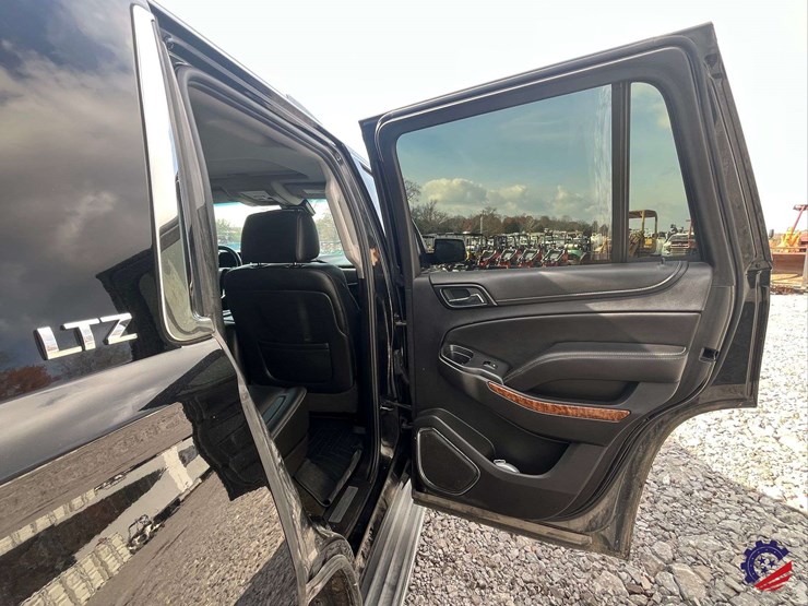 2015-chevrolet-tahoe-ltz-image-40