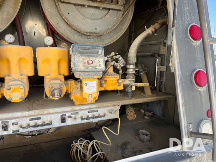 2010-ihc-workstar-petroleum-truck-(jn3389,-unit-487)-image-34