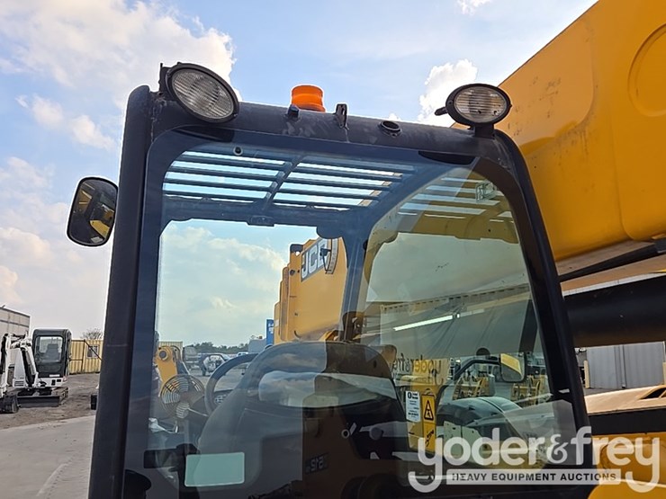 2017-jcb-512-56-image-114