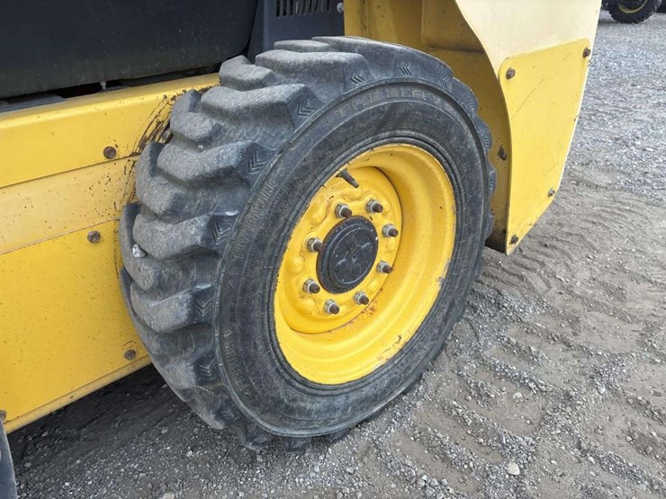 new-holland-l216-image-20