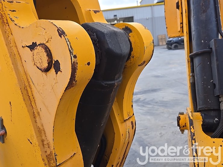 2017-jcb-512-56-image-56