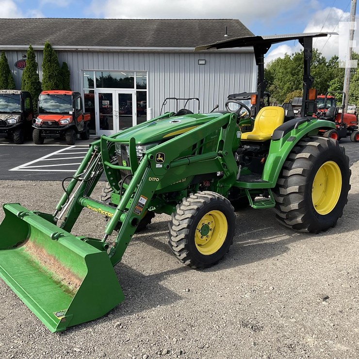2015 JOHN DEERE 4044M