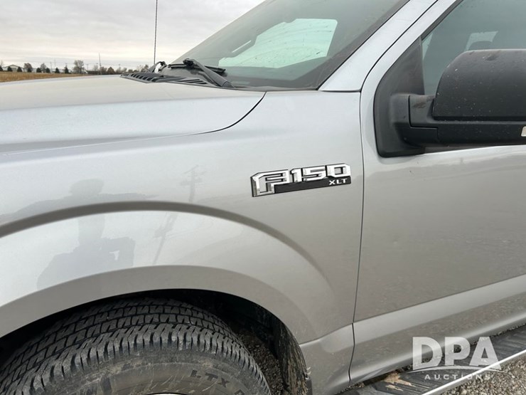 2020-ford-f150-xlt-image-2