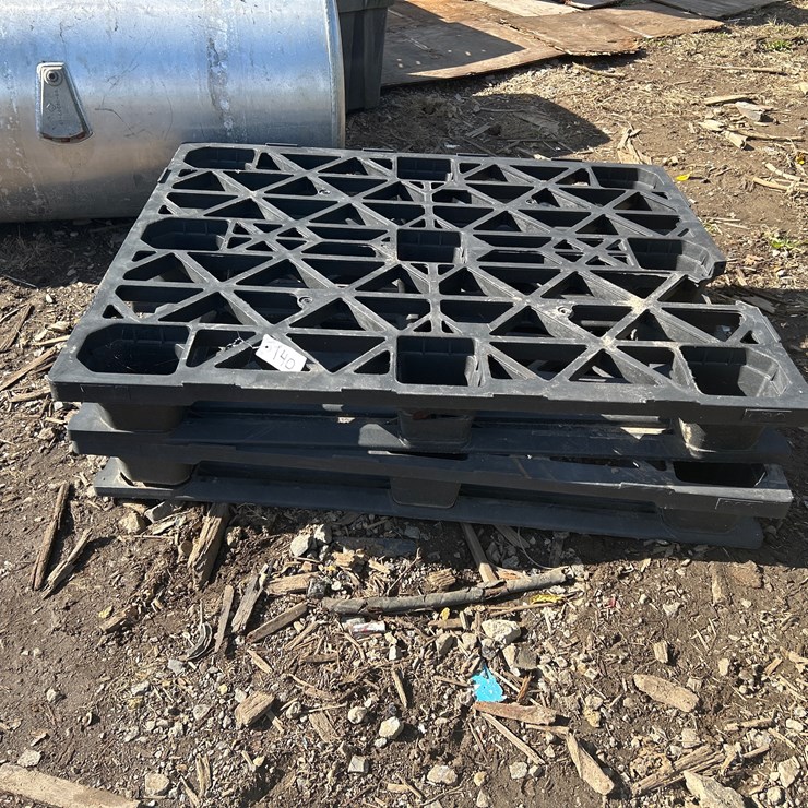 #140 • (2) Plastic Skids