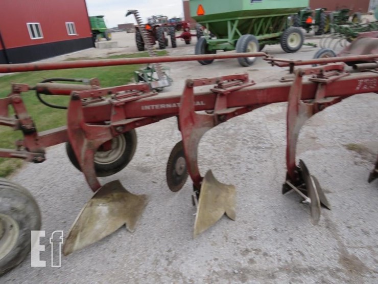 international-710-image-5