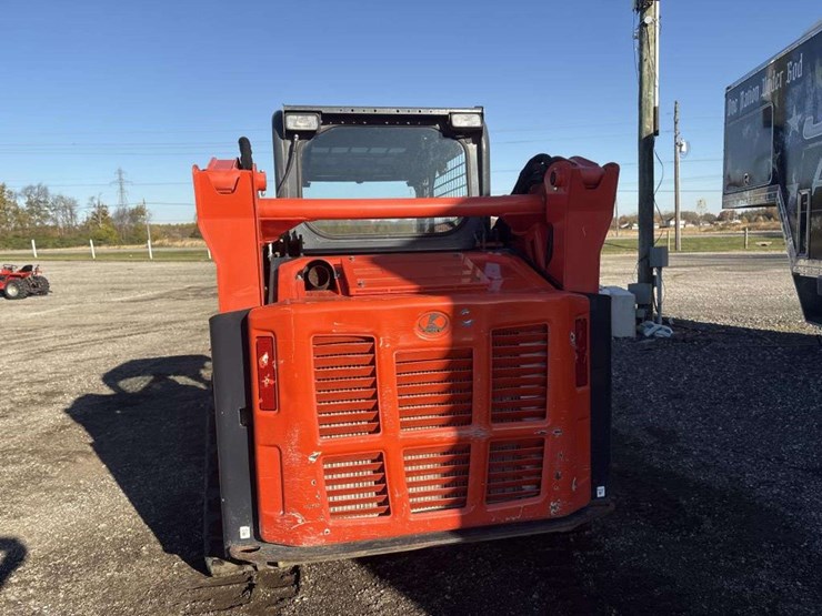 kubota-svl65-2-image-11