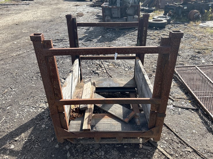 #125-•-44”-x-40”-steel-crate-image-2