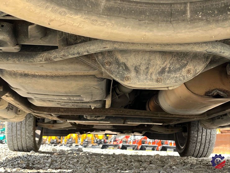 2015-chevrolet-tahoe-ltz-image-23