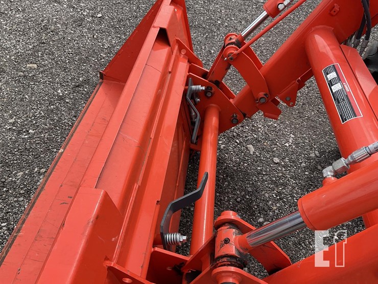 2020-kubota-m4-071hdc12-image-10