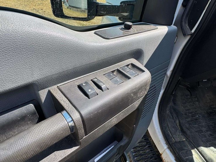 2013-ford-f350-xl-image-27