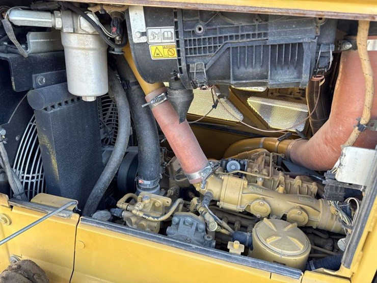 caterpillar-d6n-lgp-image-33