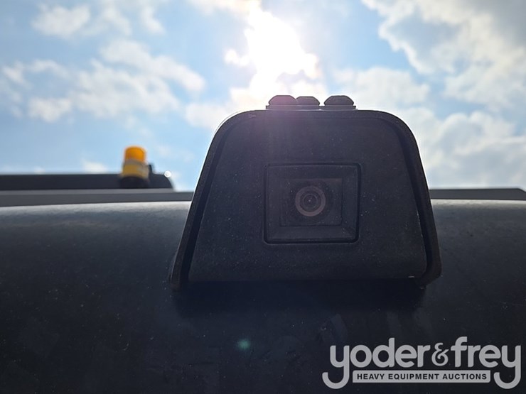 2016-caterpillar-312fgc-image-124