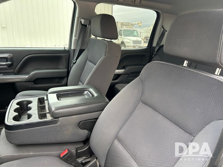 2018-chevrolet-silverado-4-door-pickup-(cp1307,-unit-12086)-image-23