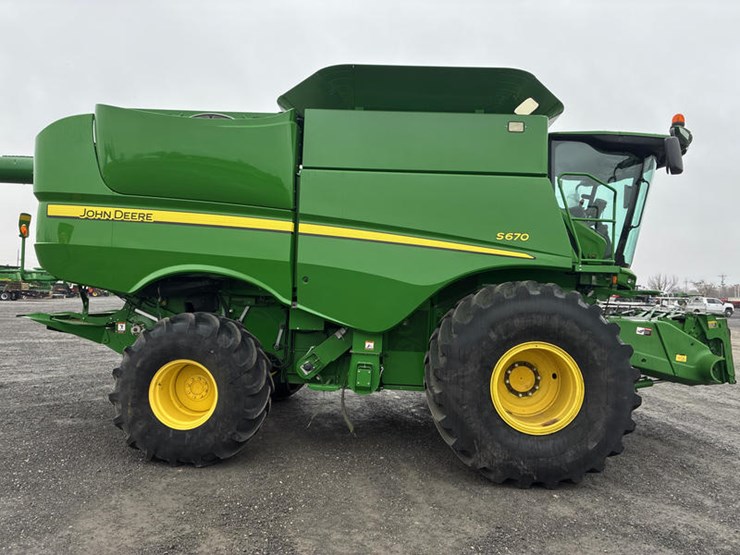 2013-john-deere-s670-image-3