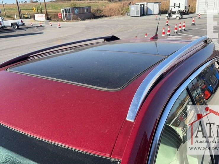 2010-cadillac-srx-image-9