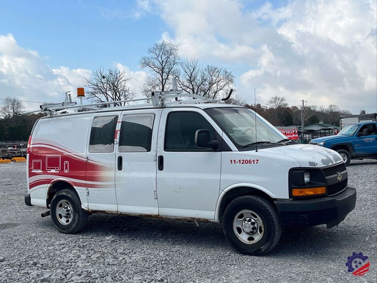 2012-chevrolet-express-van-image-6