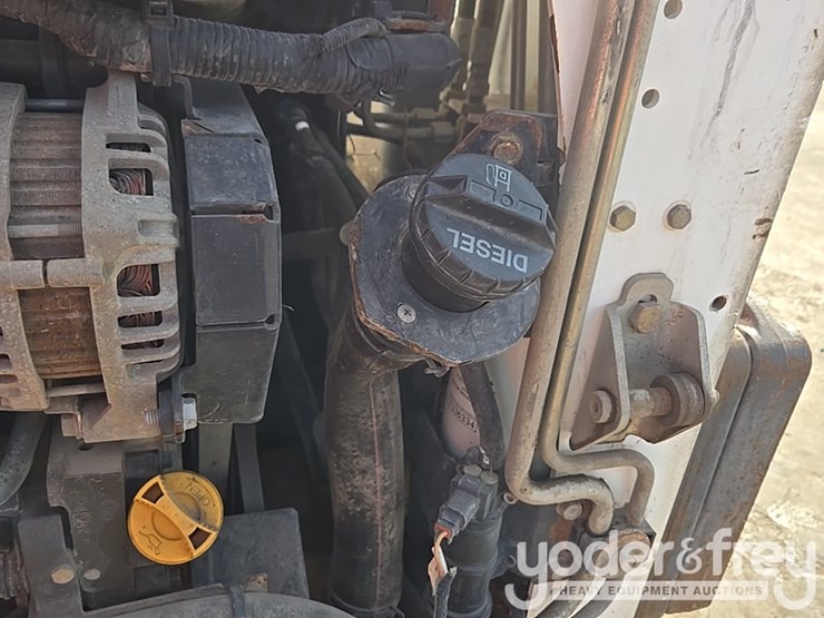 2021-bobcat-t595-image-51