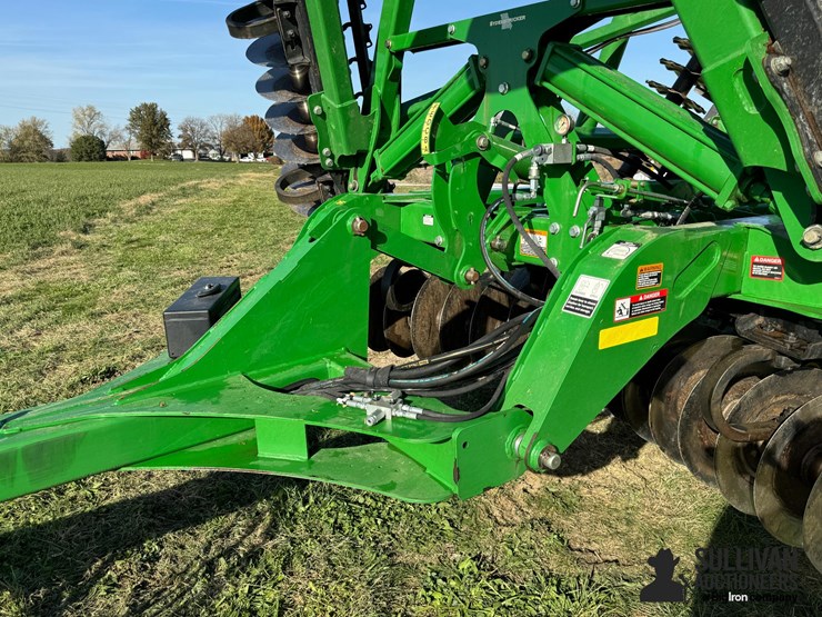 2013-john-deere-2623vt-image-10