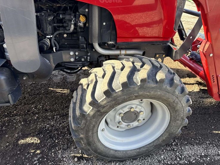 massey-ferguson-2705e-image-17