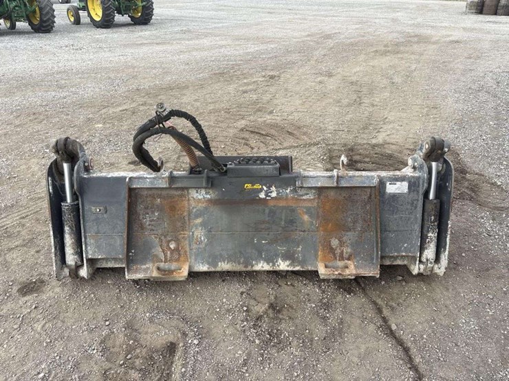 paladin-2016-4-way-hydraulic-skid-steer-bucket-image-3