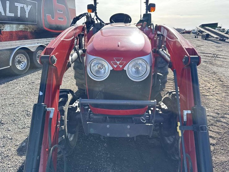 massey-ferguson-2705e-image-10