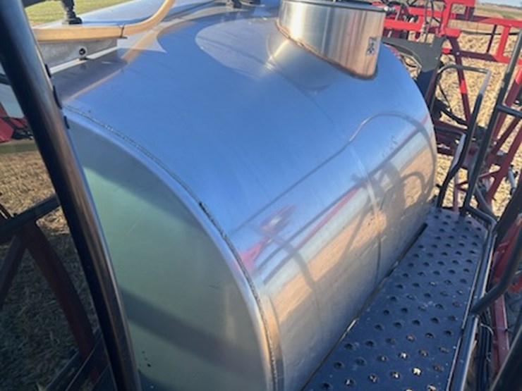 2011-case-ih-patriot-3330-image-11