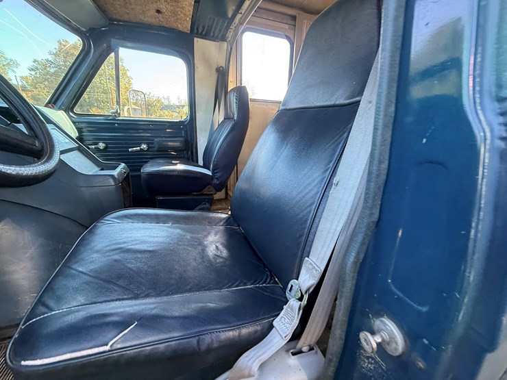 1991-chevrolet-c30-image-56