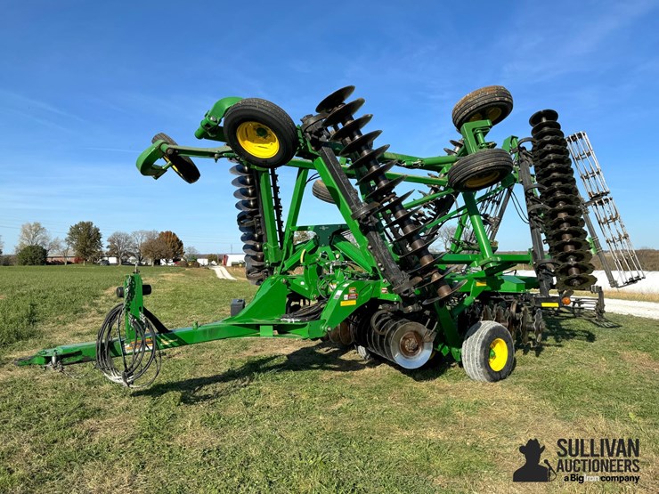 2013-john-deere-2623vt-image-1