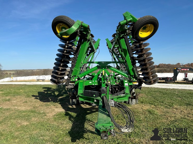 2013-john-deere-2623vt-image-2